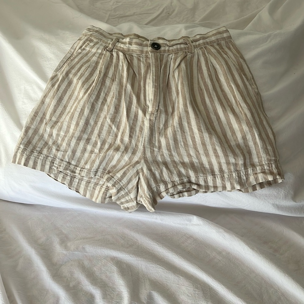 I LOVE H81 Los Angeles Shorts Size-26 Color- tan and white strip